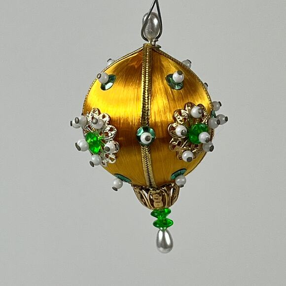 Vintage Handmade Satin Wrapped Beaded Christmas Ornament Pair 2.5‑3″ - Picture 7 of 10